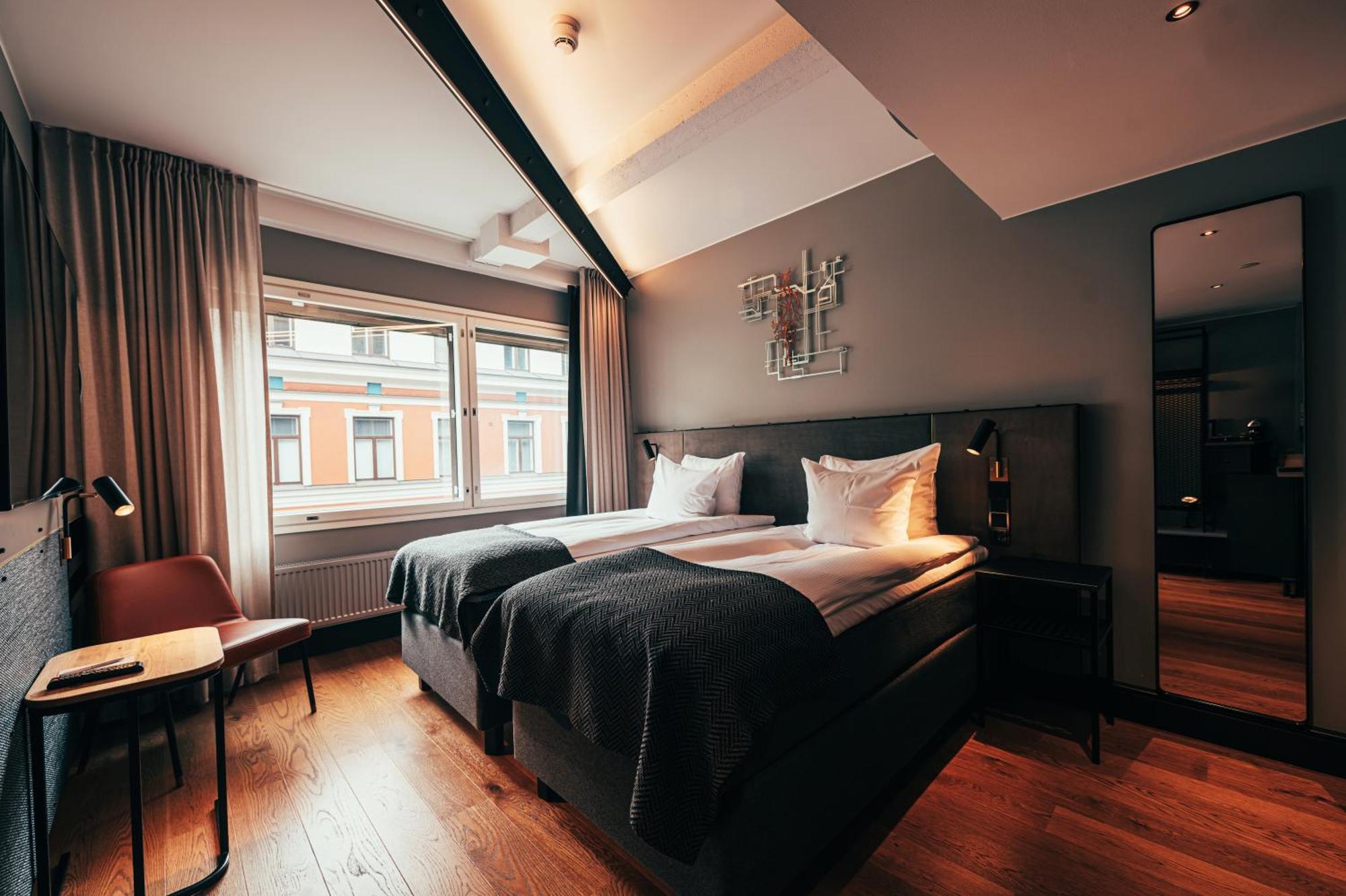 Standard 2 Twin beds